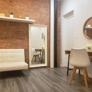  Apartment And The City, Empire State Building