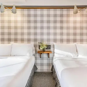 Paramount Times Square Hotel